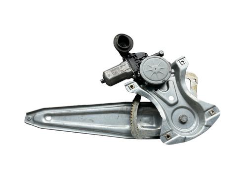 Right rear window motor TOYOTA YARIS (_P13_) 1.5 Hybrid (NHP130_, NHP130) | BP25562459E22 