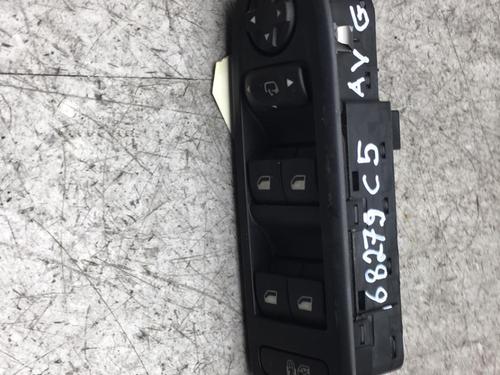 Used Left front window switch Left front window switch CITROËN C5 III Break (RW_) 2.0 HDi (136 hp) 25556782 25556782
