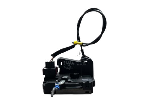 Used Front right lock RENAULT TRAFIC II Van (FL) 2.0 dCi 90 (FL0H, FL00, FL01, FL0M, FL0P, FL0S) (90 hp) 27631171
