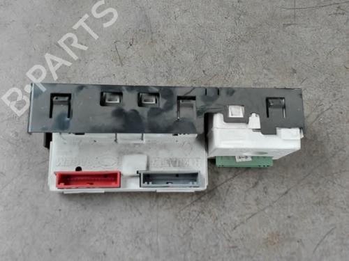 Used Display monitor Display monitor RENAULT LAGUNA II (BG0/1_) 1.9 dCi (BG08, BG0G) (120 hp) 25536408 25536408