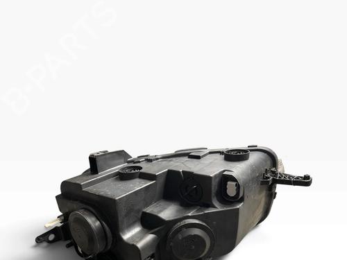 right-headlight-citroen-c4-cactus-2014-40089957 main image