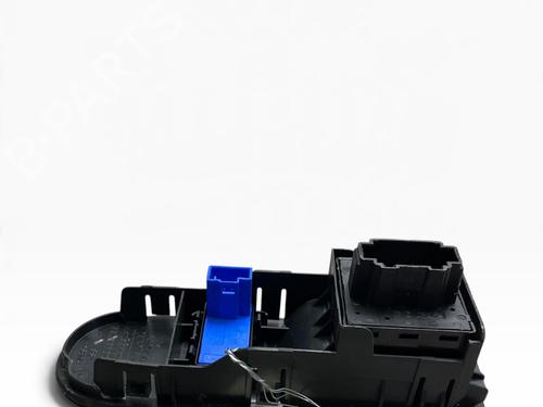 Left front window switch SKODA CITIGO (NF1) 1.0 | BP39950537I27 - Image 3