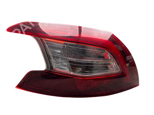 Feu arrière gauche PEUGEOT 308 II (LB_, LP_, LW_, LH_, L3_) 1.6 HDi / BlueHDi 115 (115 hp) 31918373