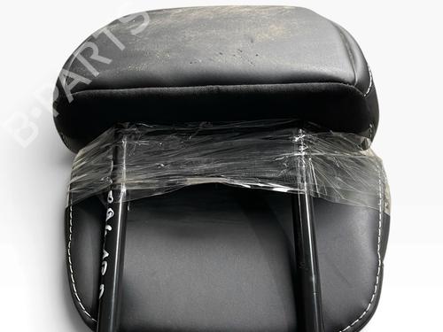headrest-renault-megane-iv-hatchback-b9amn_-2015-40239198 main image