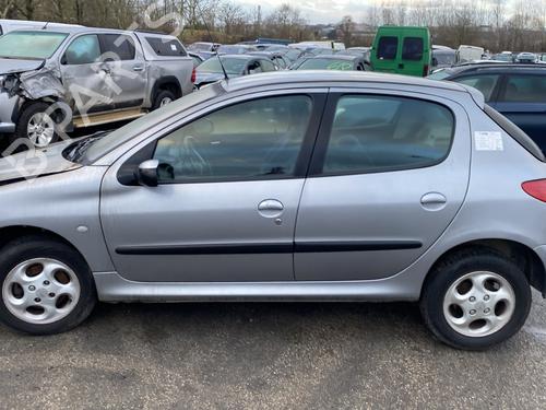 Tåkelys/Varsellys PEUGEOT 206 Hatchback (2A/C) 1.6 16V | BP25540811C37 