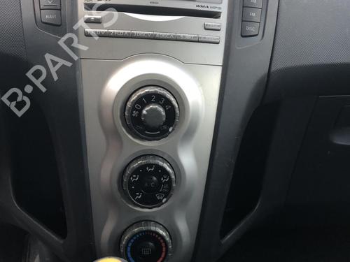 Front left lock TOYOTA YARIS (_P9_) 1.4 D-4D (NLP90_, NLP90R) | BP25579655C98 
