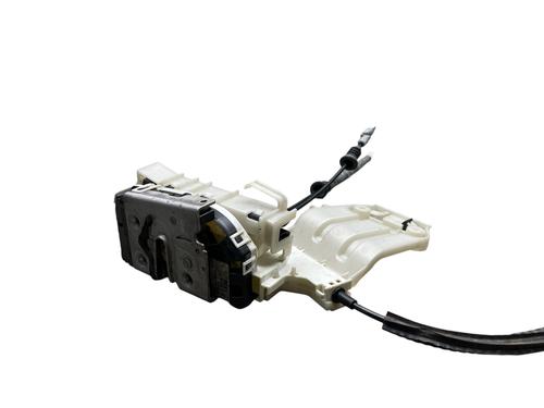 front-right-lock-jeep-renegade-suv-bu-b1-bv-2014-25505720 main image