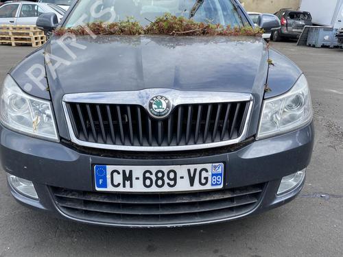 Venstre foran beltestrammer SKODA OCTAVIA II Combi (1Z5) 1.6 TDI | BP25575993C87 