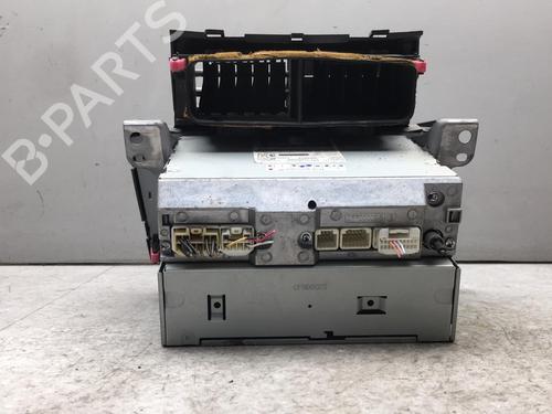 Bilradio TOYOTA YARIS (_P9_) 1.3 VVT-i (SCP90_, SCP90R) (87 hp) 25556597
