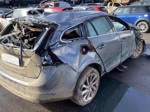 Alternator VOLVO V60 I (155) D2 | BP26492572M7  - Image 25