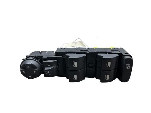 Used Left front window switch Left front window switch PEUGEOT 308 III (FB_, FH_, FP_, F3_, FM_) BlueHDi 130 (FBYHZL, FBYHZT) (131 hp) 32113945 32113945