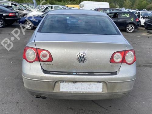 Left headlight VW PASSAT B6 (3C2) 2.0 TDI | BP25572170C28 