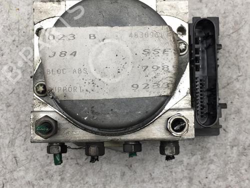 Used ABS pump RENAULT SCÉNIC II (JM0/1_) 1.5 dCi (JM1E, JM16) (106 hp) 25514611