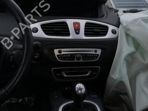 Left taillight RENAULT SCÉNIC III (JZ0/1_) 1.5 dCi | BP25517753C34 