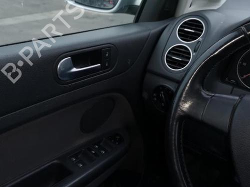 Left tailgate light VW GOLF PLUS V (5M1, 521) 1.9 TDI | BP25523556C79  - Image 18