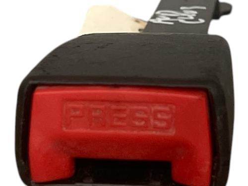seat-buckle-renault-clio-iii-br01-cr01-2005-2006-2007-2008-2009-2010-2011-2012-2013-2014-36333954 main image