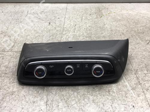Used Climate control OPEL CROSSLAND X / CROSSLAND (P17, P2QO) 1.5 Turbo D (75) (102 hp) 25542241
