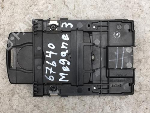 Used Card reader RENAULT MEGANE III Hatchback (BZ0/1_, B3_) 1.5 dCi (BZ1G, BZ1W, BZ0R) (95 hp) 25521815