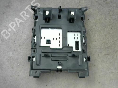 display-monitor-renault-megane-iv-hatchback-b9amn_-2015-25579105 main image