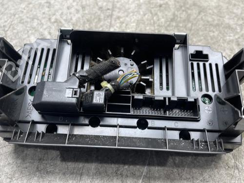 Used Climate control Climate control AUDI A3 Sportback (8PA) 2.0 TDI 16V (140 hp) 25573343 25573343