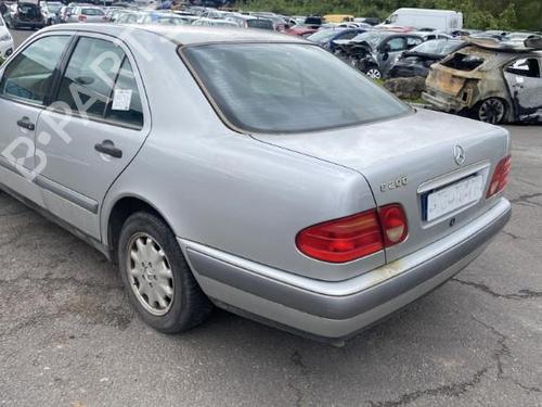 Left tailgate light MERCEDES-BENZ E-CLASS (W210) E 200 (210.035) | BP25507903C79  - Image 16