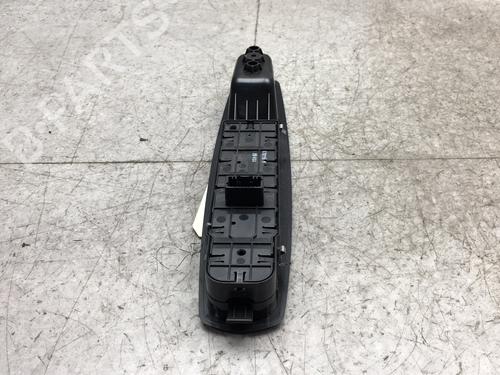 Left front window switch RENAULT MEGANE III Hatchback (BZ0/1_, B3_) 1.5 dCi | BP25509982I27 