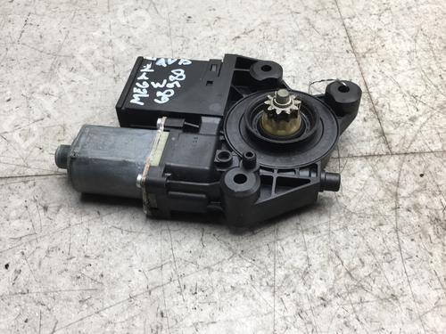 Right front window motor RENAULT MEGANE III Coupe (DZ0/1_) 2.0 R.S. 807303972R