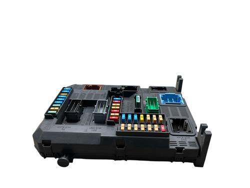 Used Fuse box PEUGEOT 208 I (CA_, CC_) 1.6 HDi / BlueHDi 75 (75 hp) 32067240
