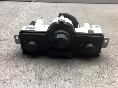 Used Climate control RENAULT KANGOO / GRAND KANGOO II (KW0/1_) 1.5 dCi 90 (KW05, KW08, KW0G, KW11) (90 hp) 25570937