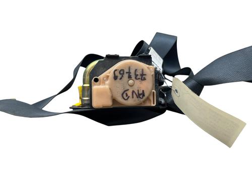 front-right-seatbelt-mitsubishi-outlander-i-cu_w-2001-2002-2003-2004-2005-2006-2007-2008-25539568 main image