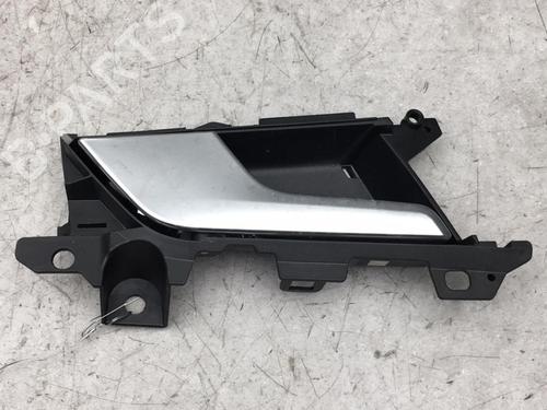 Venstre bagtil invendig håndtag AUDI A4 B9 (8W2, 8WC) 2.0 TDI (150 hp) 25576930