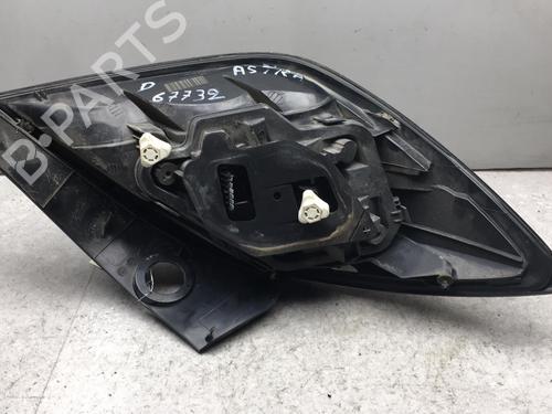 Høyre baklys OPEL ASTRA H GTC (A04) 1.7 CDTI (L08) (125 hp) 25535090