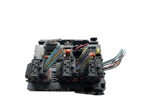 Used Fuse box PEUGEOT 3008 I MPV (0U_) 1.6 HDi (109 hp) 32491277