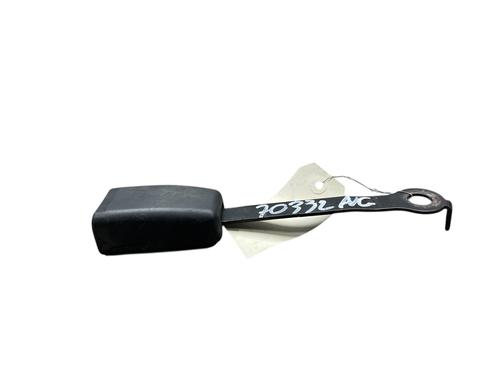 Used Seat buckle KIA SPORTAGE II (JE_, KM_) 2.0 CRDi (113 hp) 25545821