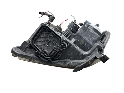 Used Right headlight Right headlight TOYOTA AVENSIS (_T25_) 2.0 D-4D (ADT250_, ADT250R) (126 hp) 27338778 27338778