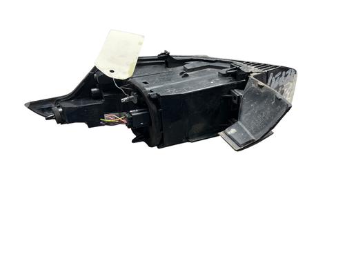 Used Left taillight Left taillight PEUGEOT 308 III (FB_, FH_, FP_, F3_, FM_) BlueHDi 130 (FBYHZL, FBYHZT) (131 hp) 32111274 32111274