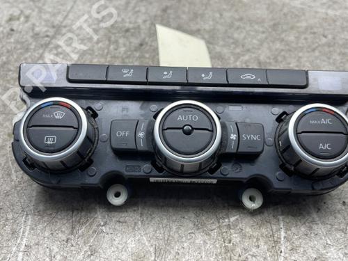 AC Styreenhet / Manøvreringsenhet VW TOURAN (1T3) 1.6 TDI (105 hp) 25528531
