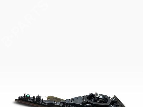 Używane Lampa tylna klapy bagażnika prawa Lampa tylna klapy bagażnika prawa 39067198 39067198