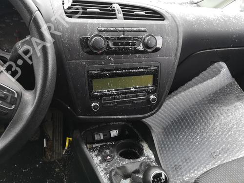Right tailgate light SEAT LEON (1P1) 1.6 TDI | BP25525112C80 