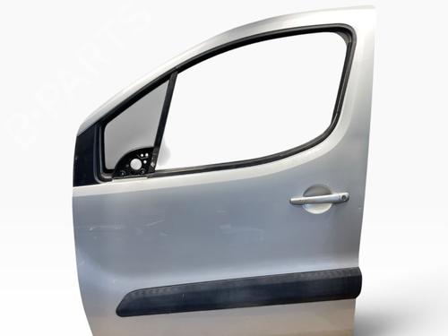 Used Left front door Left front door 39251544 39251544
