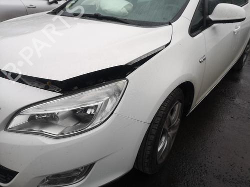 Left tailgate light OPEL ASTRA J (P10) 1.3 CDTI (68) | BP25561260C79 