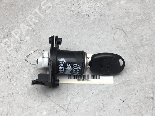Tailgate lock FORD FIESTA V (JH_, JD_) 1.3 | BP25556774C101