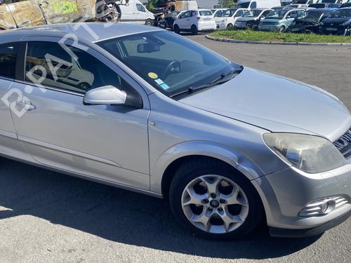 Front left interior door handle OPEL ASTRA H GTC (A04) 1.9 CDTi (L08) | BP25732937I13 - Image 1