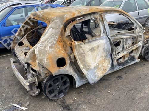 Headrest RENAULT TWINGO III (BCM_, BCA_) 0.9 TCe 95 | BP29928688I31