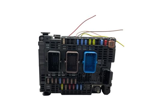 Used Fuse box Fuse box 37707786 37707786
