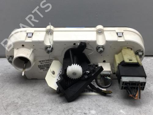 AC Styreenhet / Manøvreringsenhet FORD FIESTA V (JH_, JD_) 1.4 16V (80 hp) 25584613