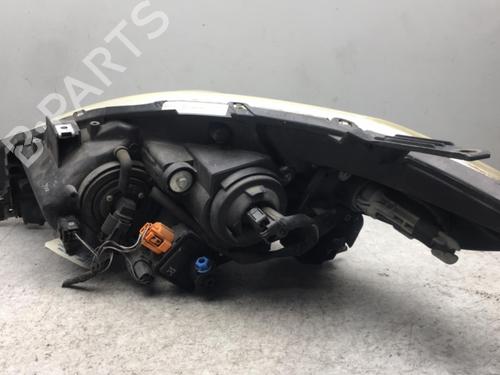 Used Right headlight MAZDA 5 (CR) 2.0 CD (CR19) (143 hp) 25576095