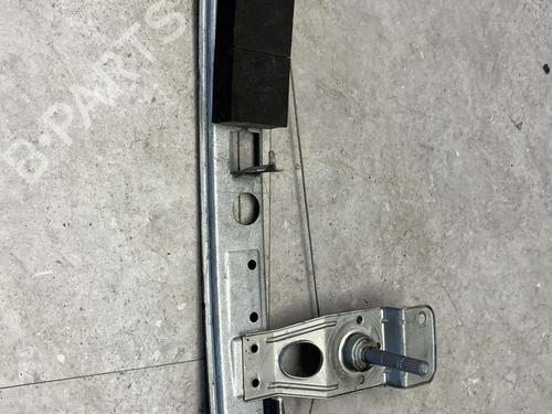 Used Rear right window mechanism RENAULT MEGANE II (BM0/1_, CM0/1_) 1.5 dCi (BM02, BM13, BM2A, CM02, CM13) (101 hp) 25535734
