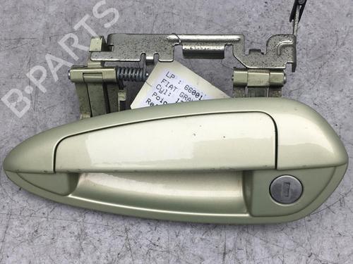 Used Front left exterior door handle FIAT GRANDE PUNTO (199_) 1.4 (199AXB11, 199AXB1A, 199BXB1A, 199AXL1A) (77 hp) 25584876
