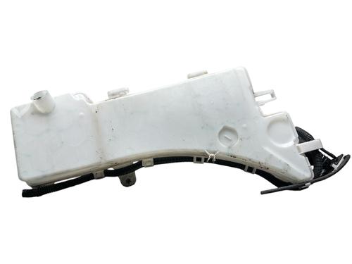 Used Windscreen washer tank PEUGEOT 5008 II (MC_, MJ_, MR_, M4_) 2.0 BlueHDi 180 (MJEHZW, MJEHZR, MJEHZP) (177 hp) 25542719